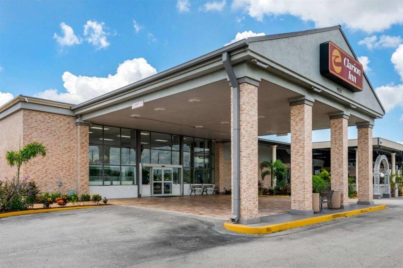 Quality Inn And Conference Center Tampa-Brandon Heartland Eksteriør billede