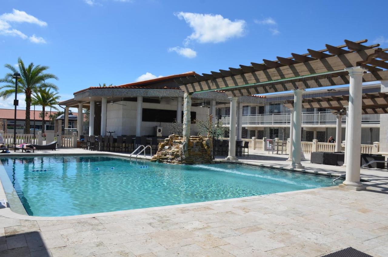Quality Inn And Conference Center Tampa-Brandon Heartland Eksteriør billede