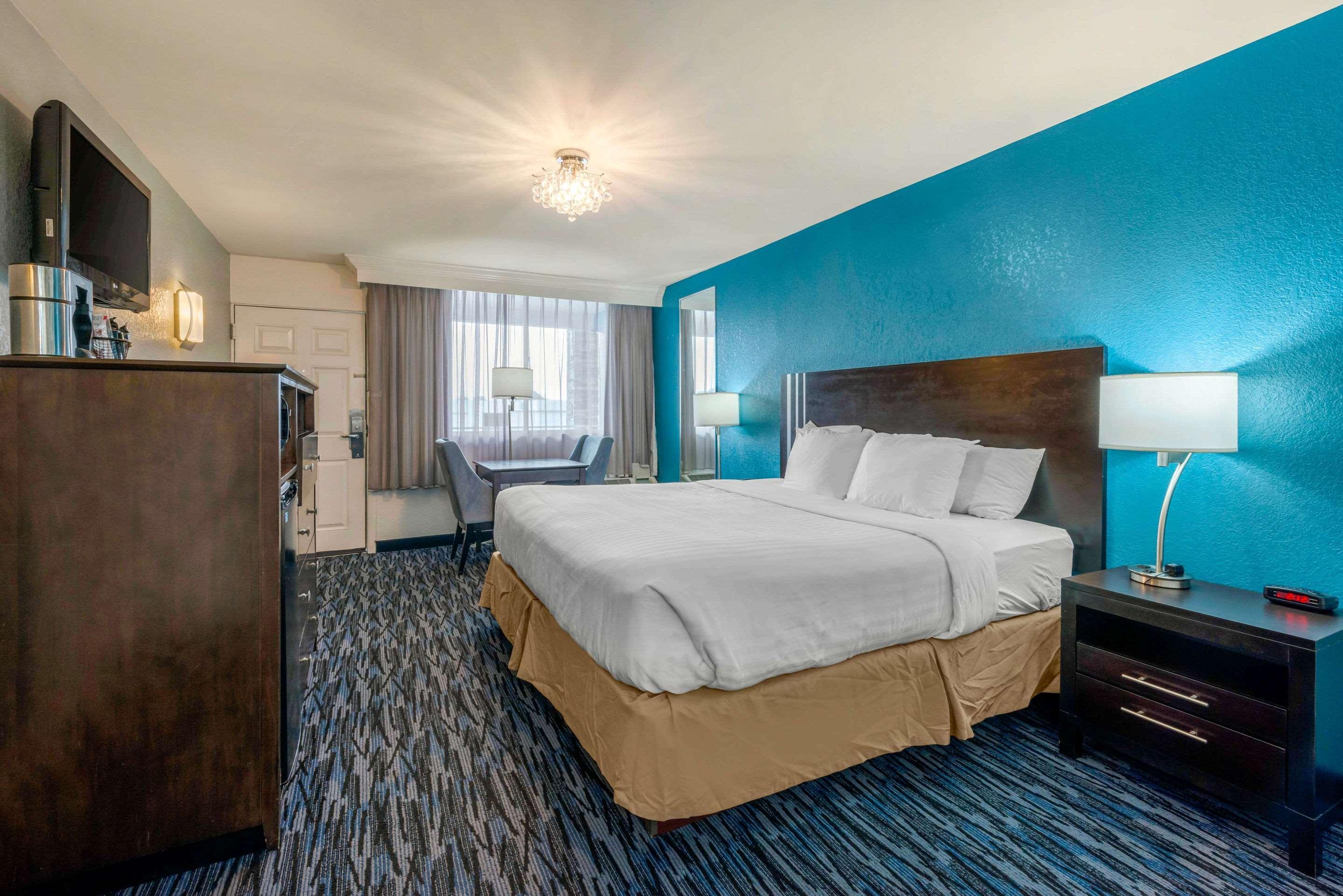 Quality Inn And Conference Center Tampa-Brandon Heartland Eksteriør billede