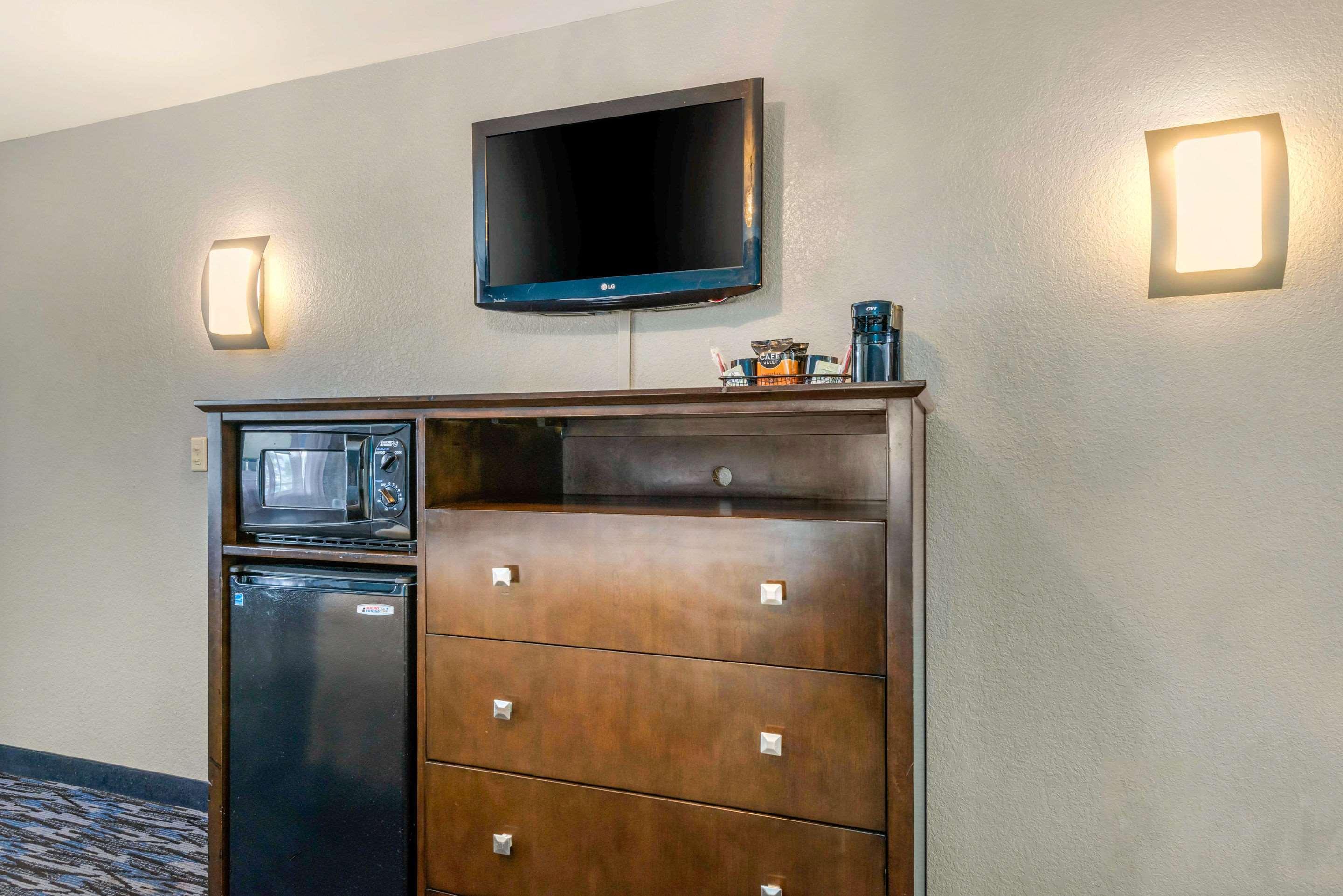 Quality Inn And Conference Center Tampa-Brandon Heartland Eksteriør billede