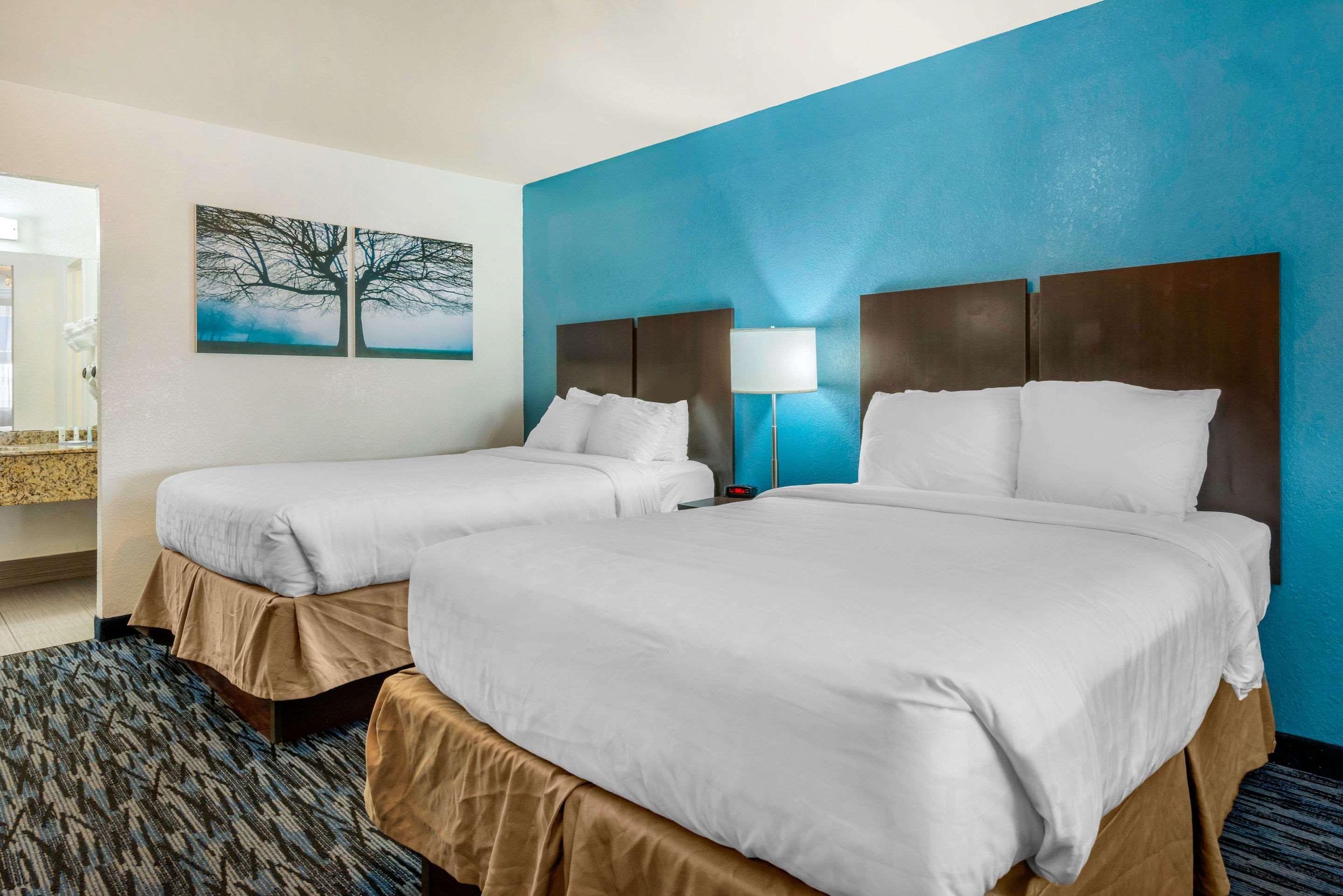 Quality Inn And Conference Center Tampa-Brandon Heartland Eksteriør billede