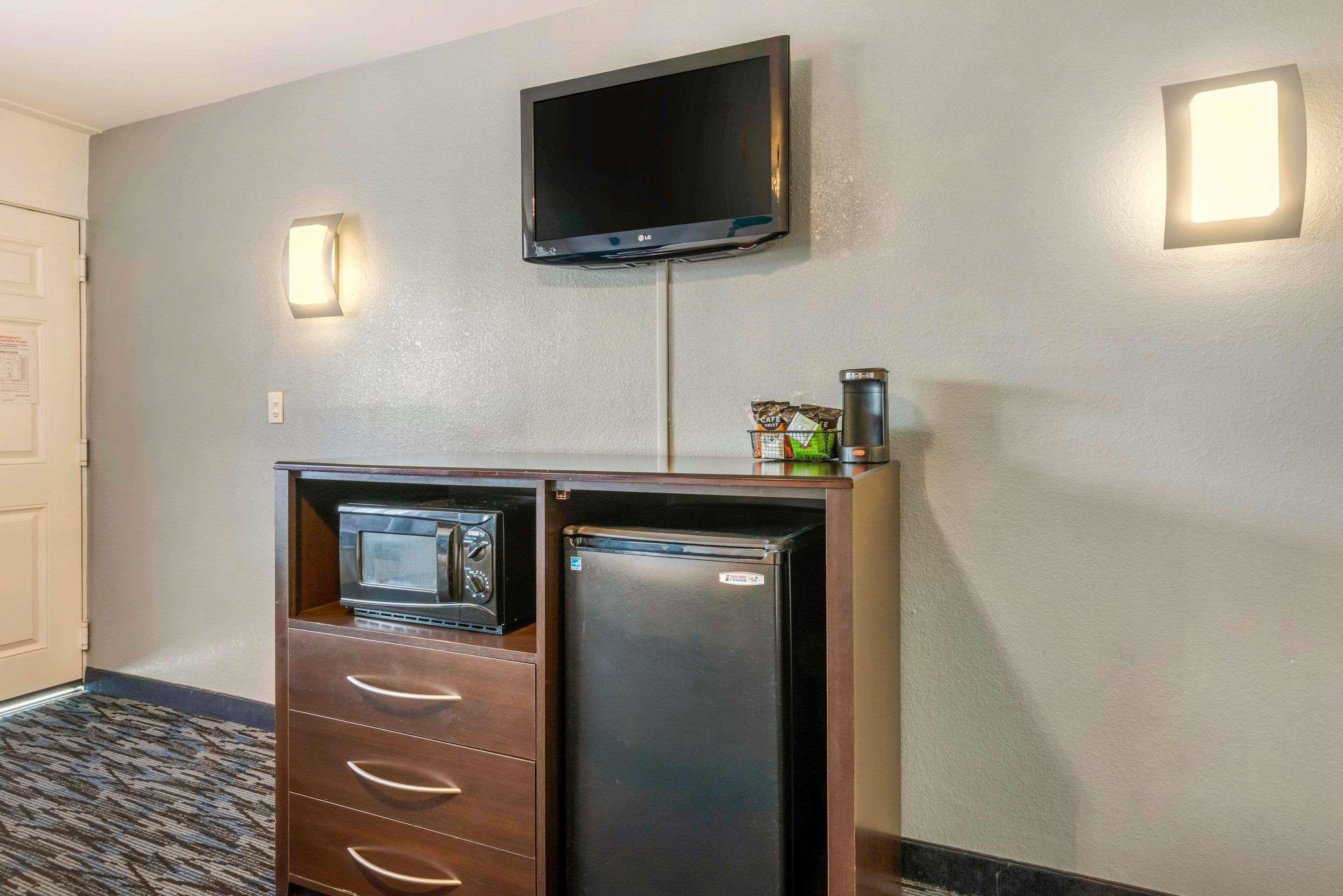 Quality Inn And Conference Center Tampa-Brandon Heartland Eksteriør billede