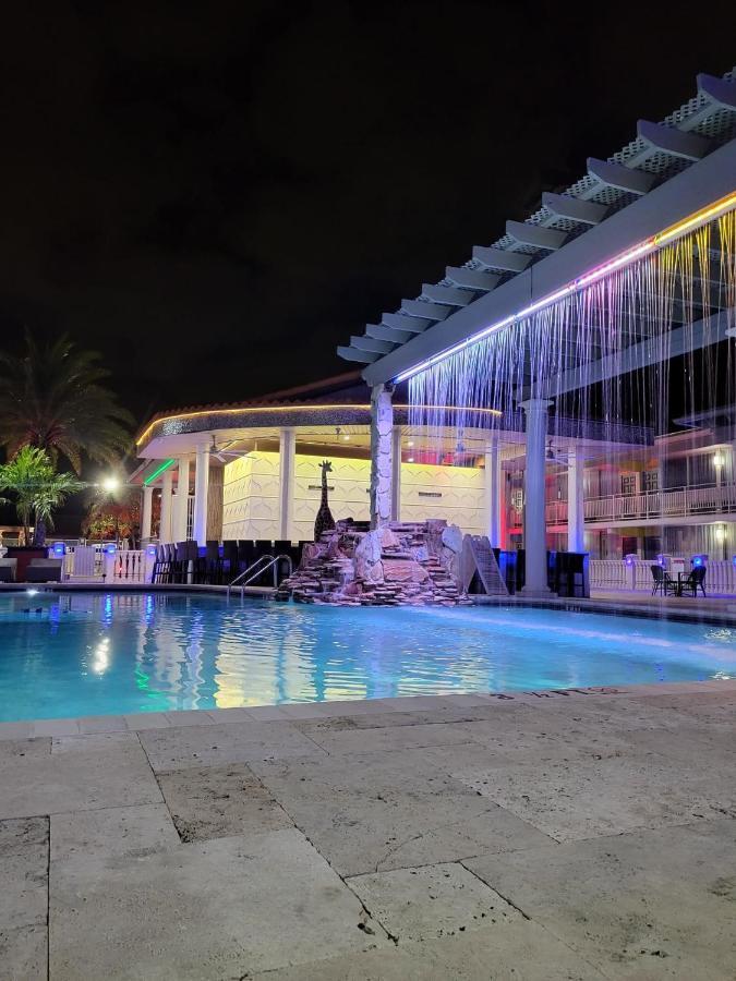 Quality Inn And Conference Center Tampa-Brandon Heartland Eksteriør billede