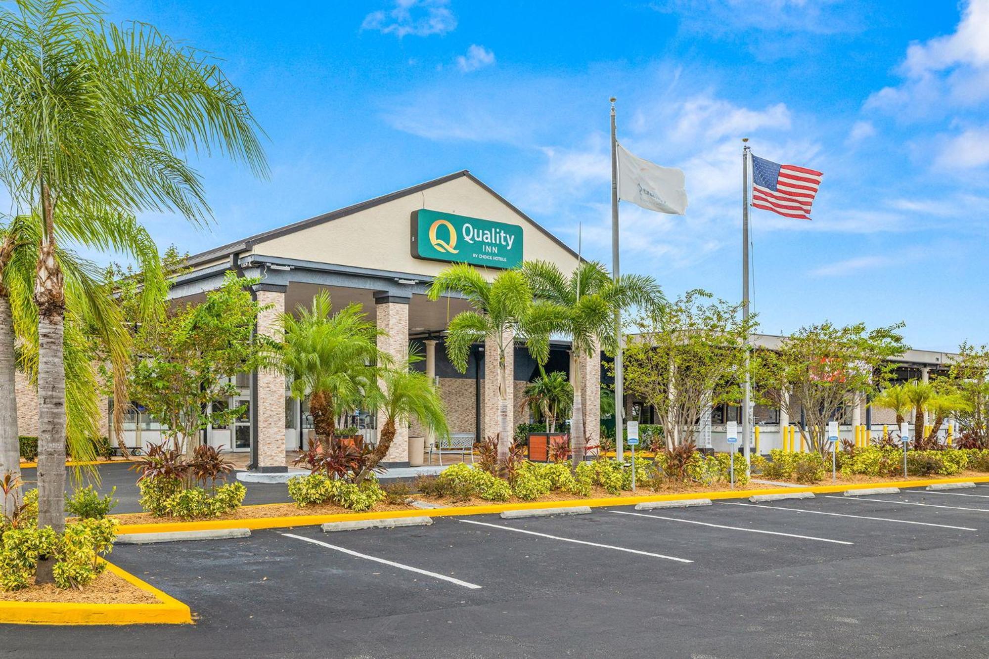Quality Inn And Conference Center Tampa-Brandon Heartland Eksteriør billede