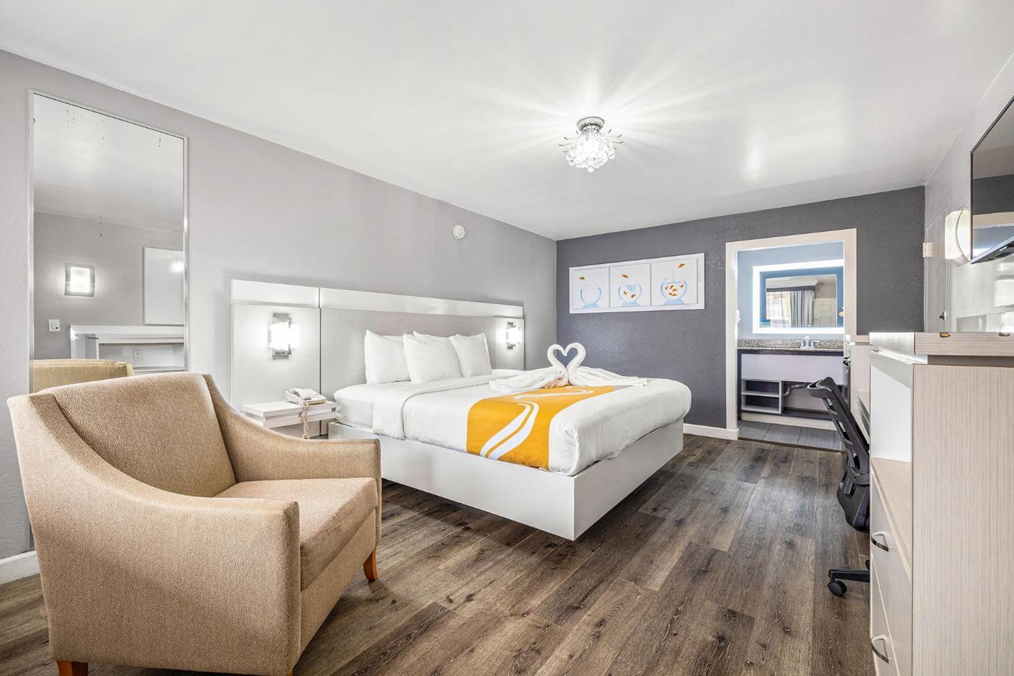 Quality Inn And Conference Center Tampa-Brandon Heartland Eksteriør billede