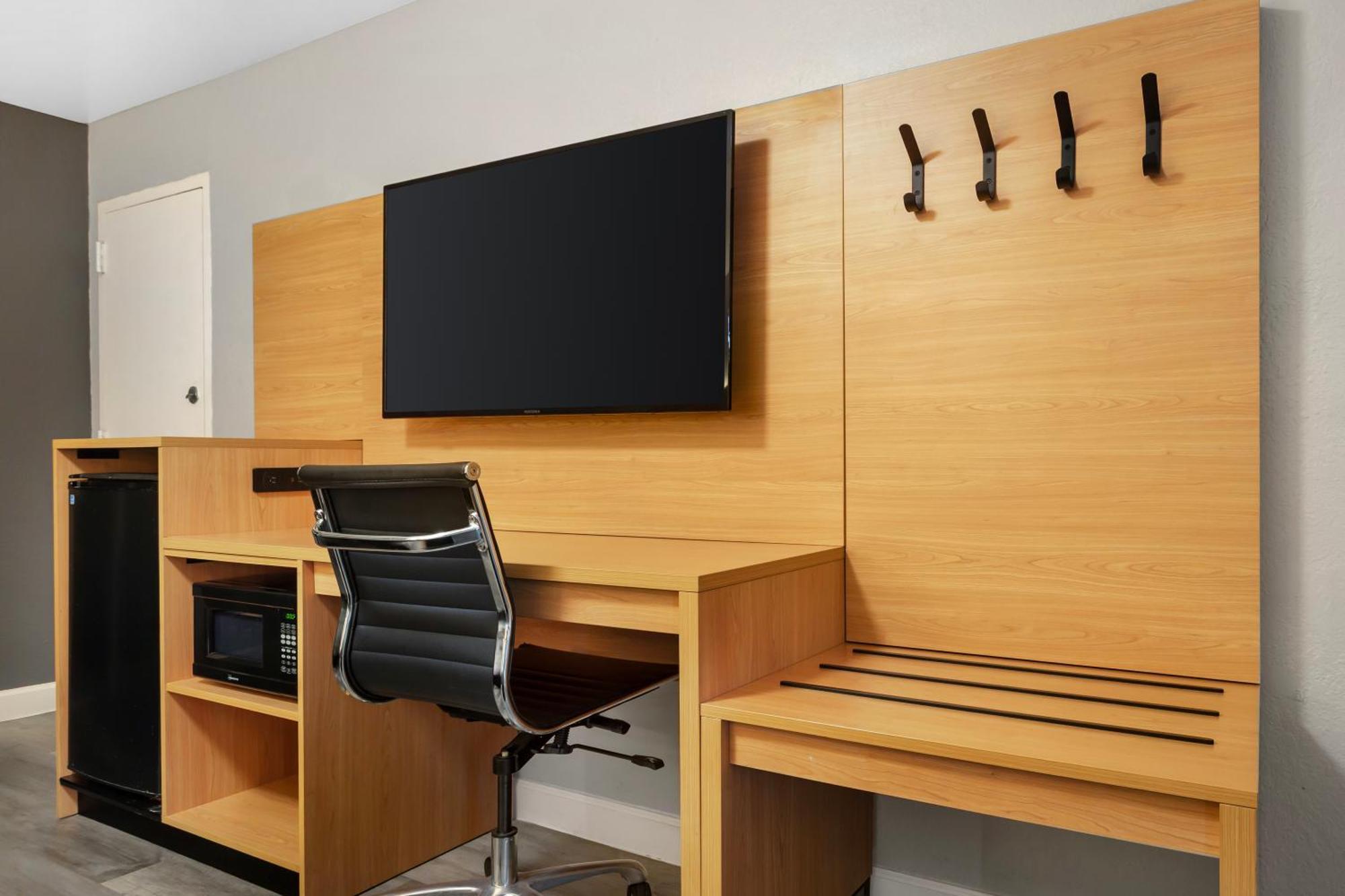 Quality Inn And Conference Center Tampa-Brandon Heartland Eksteriør billede