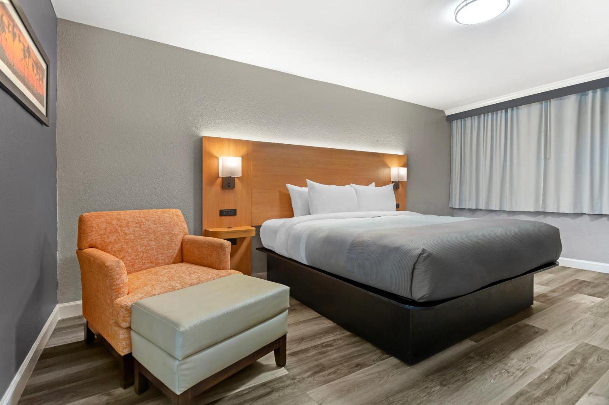 Quality Inn And Conference Center Tampa-Brandon Heartland Eksteriør billede